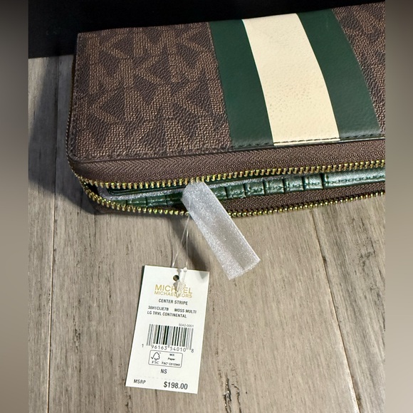 Michael Kors Wallet - Picture 4 of 6